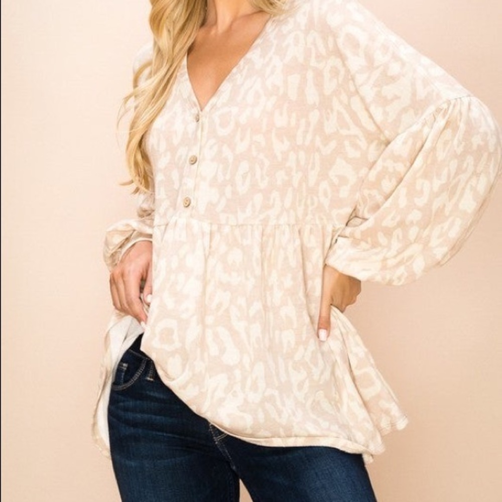 Oversized leopard top
